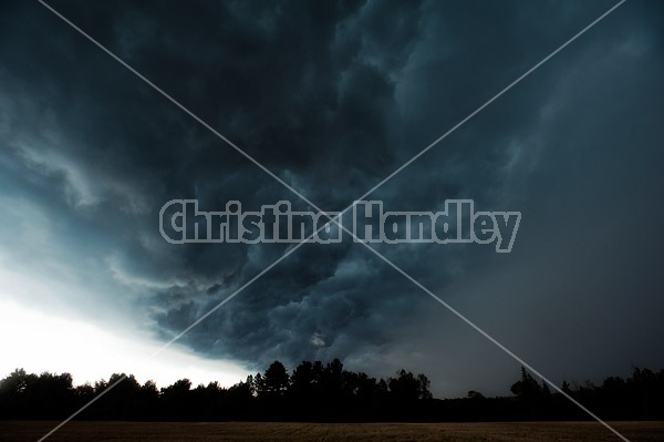 Big bold cloud filled sky showing an approaching storm